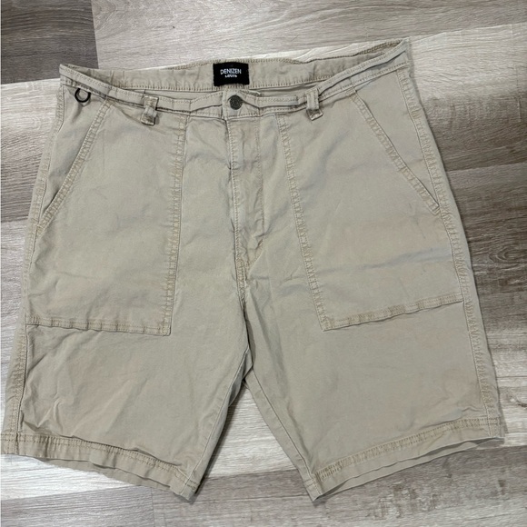 Denizen from Levi's Men's Beige Cargo Shorts - Picture 1 of 8